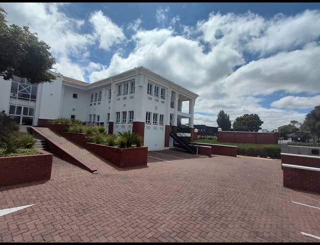 142M² OFFICE TO LET IN BRYANSTON